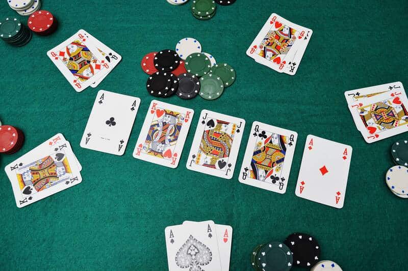 Hình ảnh ván bài poker vô cùng hấp dẫn