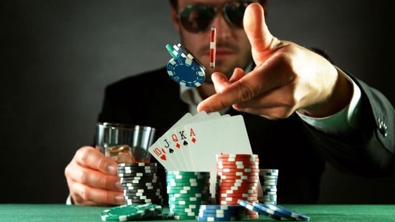 Tìm hiểu về outs và odds trong Poker